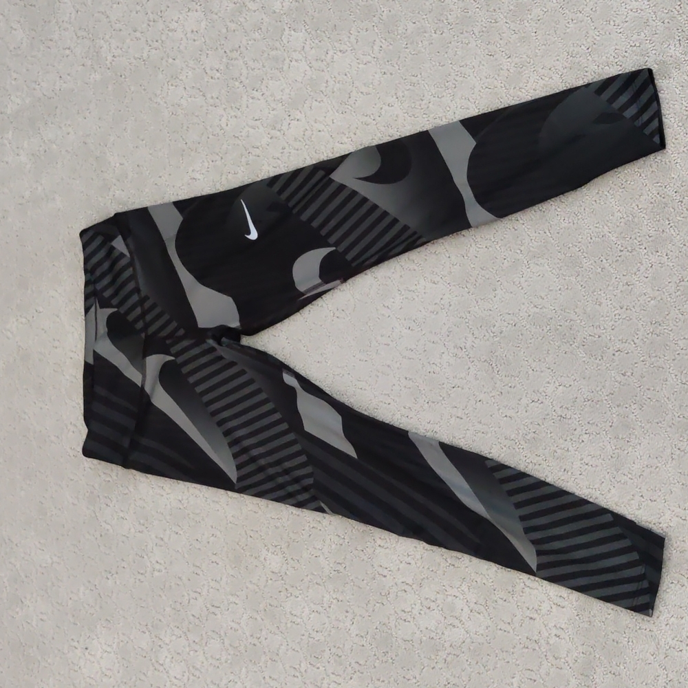 Nike cropped leggings
